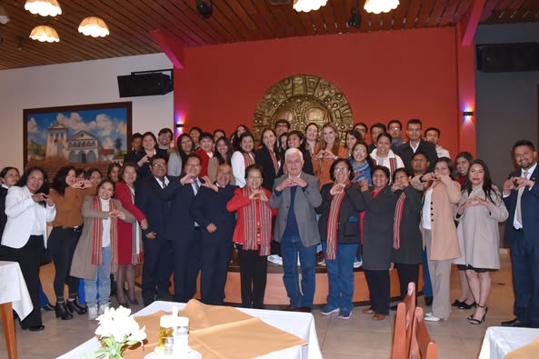 𝗖𝗢𝗡 𝗘𝗠𝗢𝗧𝗜𝗩𝗔 𝗖𝗘𝗥𝗘𝗠𝗢𝗡𝗜𝗔 𝗖𝗨𝗟𝗠𝗜𝗡Ó 𝗟𝗔 𝗩𝗜 𝗝𝗢𝗥𝗡𝗔𝗗𝗔 𝗗𝗘 𝗖𝗜𝗥𝗨𝗚Í𝗔𝗦 𝗖𝗔𝗥𝗗Í𝗔𝗖𝗔𝗦 “𝗖𝗢𝗥𝗔𝗭𝗢𝗡𝗘𝗦 𝗙𝗘𝗟𝗜𝗖𝗘𝗦 𝟮𝟬𝟮𝟱”